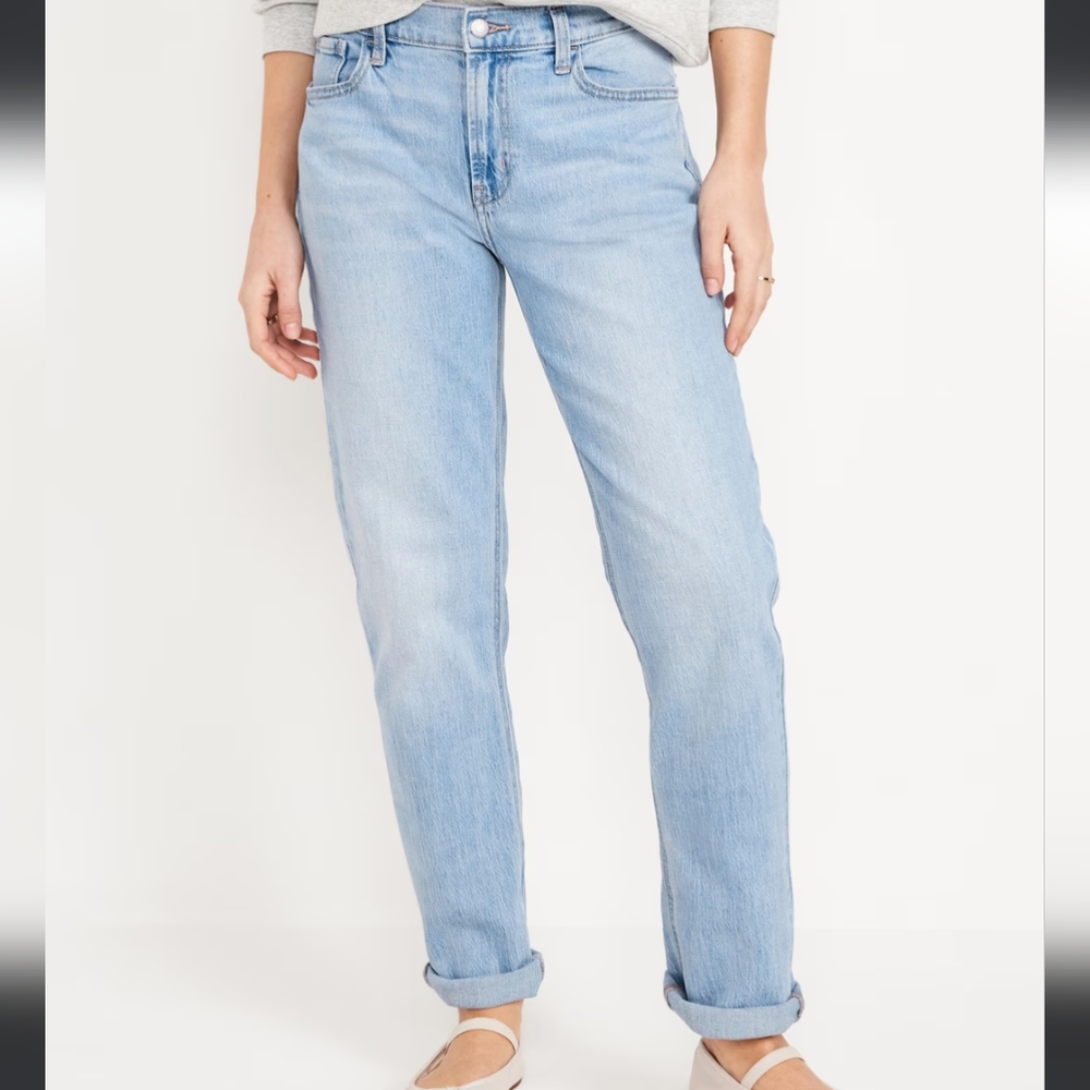 Old Navy Mid-Rise Wow Boyfriend Straight Jeans | 4